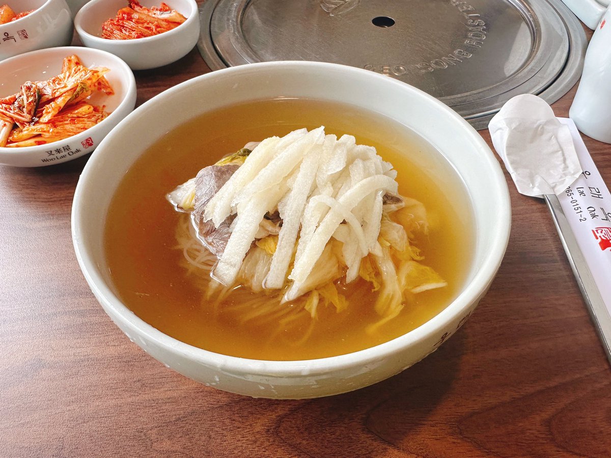 평양냉면 걱정했더만 그냥 맛있는데?? 안 밍밍한데🤔🤔
가위 안주는 이유도 알겠다
잘 끊어져서 불편하거나 괴롭지 않았어