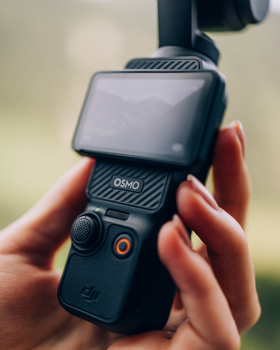 DJIGlobal's tweet image. What's your plan for your weekend trip?🥰 

Take your #OsmoPocket3 along and make every memory shine.✨ Its pocket-sized design keeps it easy to carry while the 1-inch touchscreen makes reviewing your shots effortless—bringing cinematic quality wherever your adventures take