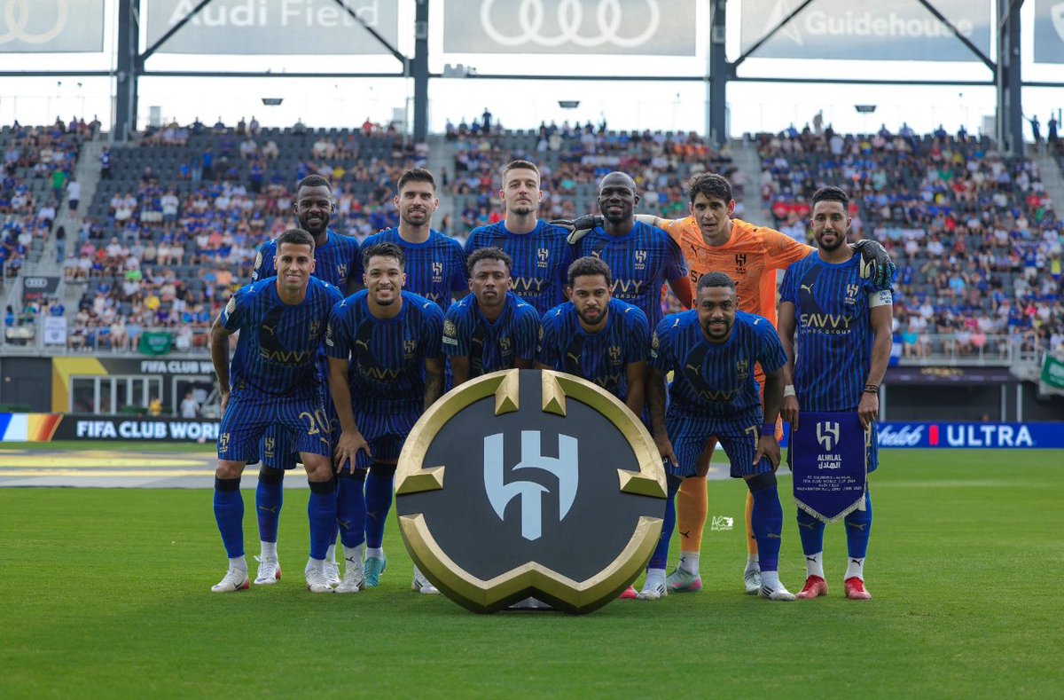 للتاريخ
كبير يازعيم 
الى ثمن نهائي كأس العالم
رغم كل الظروف 
بدون مهاجم
بدون صفقات 
تعاقد مع المدرب قبل البطوله بأيام 
بدون معسكر اعداد 👏🏼👏🏼👏🏼