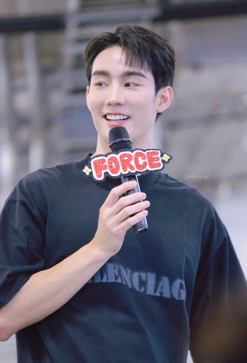 เธอครับ… #fforce_ 🦊✨

                                     “ครับเธอ 😊”