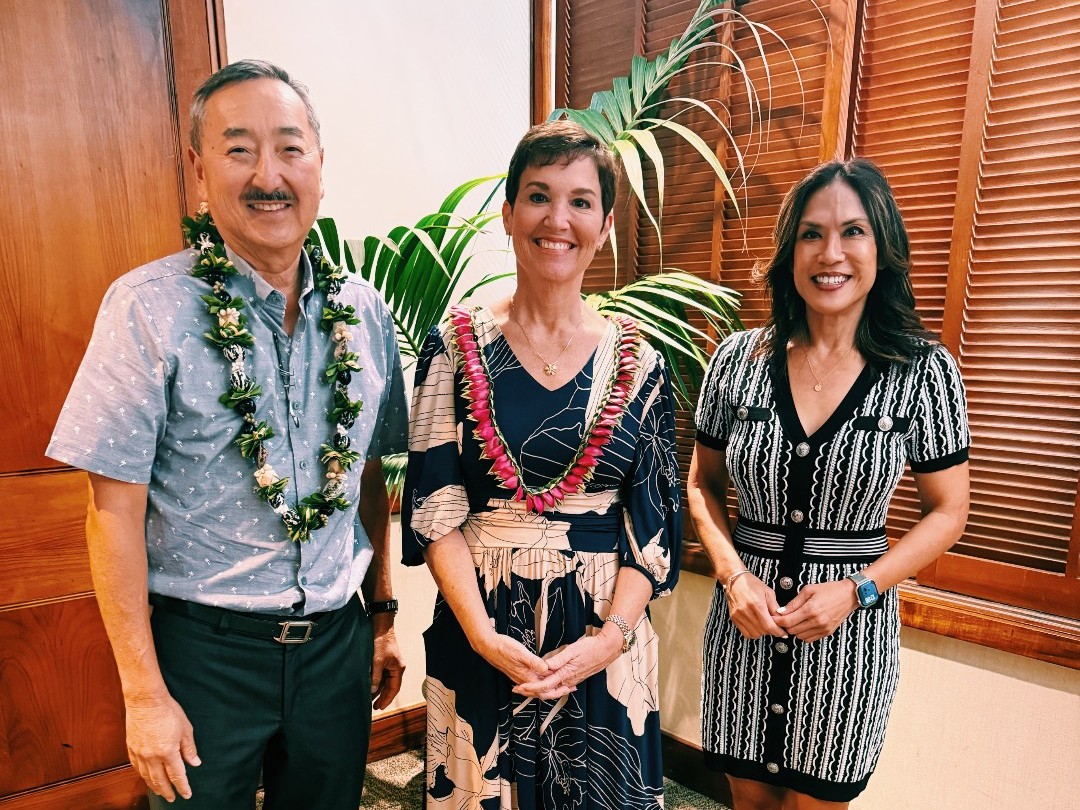 UHPresident's tweet image. Mahalo to @cochawaii for the warm aloha and chance to share my vision for UH. The business community’s support is key to UH’s success and helps create opportunities that benefit all of Hawaii. Together, we’re building a brighter future.
