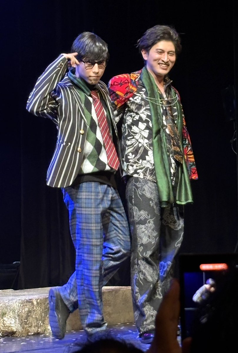 お手振り佐野さんと佐野さん斗鞍さんのコンビ➰
動画で追いかけてたから佐野さんの静止画少なかったのとてもやらかし( ߹꒳​߹ )
佐野さんと斗鞍さんの役柄個人的にとてもツボでした〜( ᐡᴗ ̫ ᴗᐡ)ჱ̒
 #カミシバイ