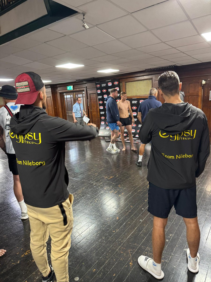 Tony Davis tweet media