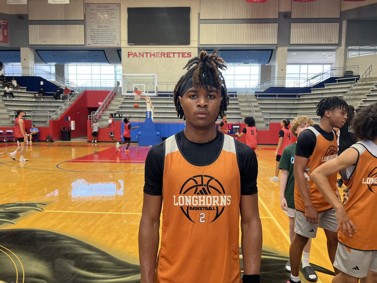 PaulMDaRealTalk's tweet image. @Tabchoops SHOWCASE 2025 recap:

2027s 🚨GUARDS⭐️

@KavianBryant27 of @WestwoodDNA 

@cannotguard2_ of @Carter__Hoops 

@HuntDuece of @DuncanvilleBB 

@treyinferno of @WTWhiteHoops 

@casherdmann2027 of @kellerboysbball 

@Thejonbradley1 of @SOC_boysbball 

#DaREALtalkNation