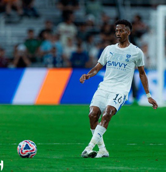 ليس انتقاص ف بقية اللاعبين كلهم قدموا مستوى خارق خارق الا الي بالي بالكم

ولكن ناصر الدوسري فارق فارق عنهم هذا اللاعب اعتبره نجم الهلال حتى الان ف هذه البطولة 💙💙💙💙