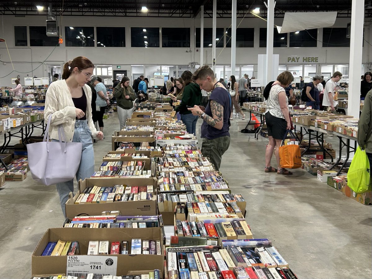 WayneMantykaCTV's tweet image. The Big Book Sale is back at the Highland Curling Club with about 100,000 titles for sale. Proceeds will help cover the cost of courses and activities for seniors at the University of Regina’s Lifelong Learning Centre.
