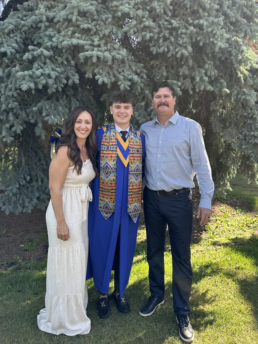 Couldn’t be more proud of our boy 🎓 <a href="/KaysenYoung1/">Kaysen Young</a> <a href="/leanneyoung/">Leanne Young</a>