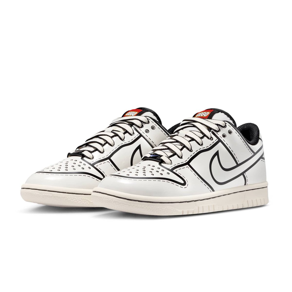 JustFreshKicks's tweet image. OFFICIAL LOOK: LEGO x Nike Dunk Low coming soon 👀😱