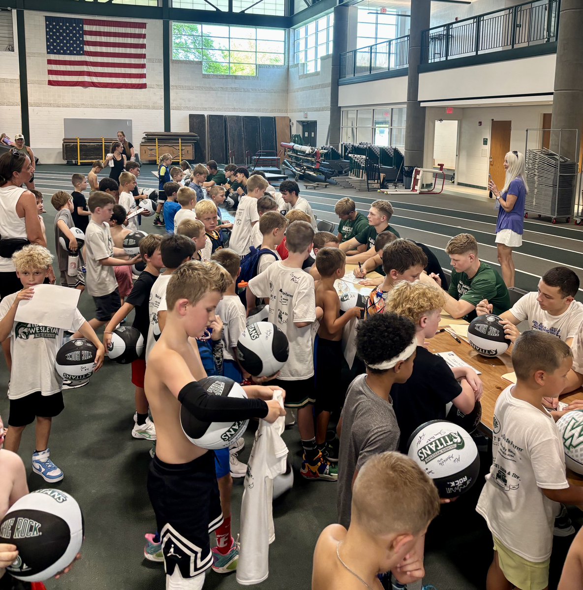 Illinois Wesleyan Basketball tweet media