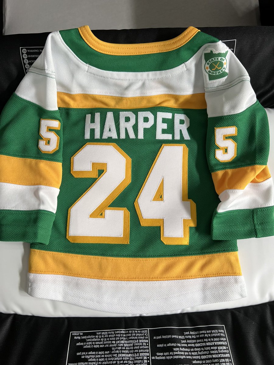 U: 3rd period hypeman tweet media