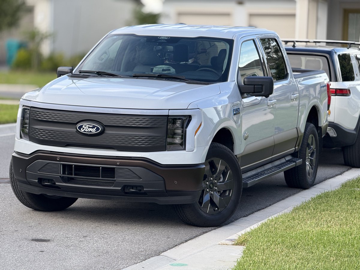 Tom Lightning tweet media