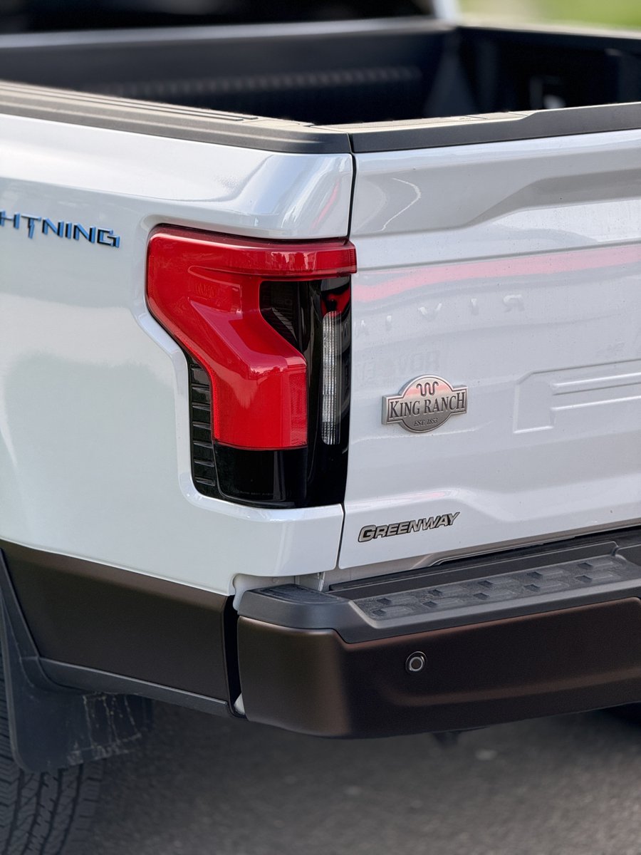 Tom Lightning tweet media