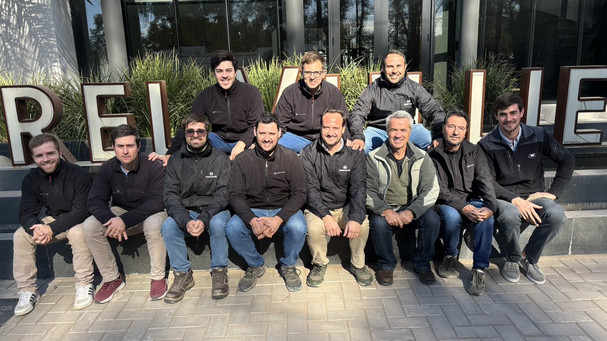 Gustavomaddonni's tweet image. Taller sobre el ajuste de las prácticas de manejo en maíz para reducir brechas para el equipo técnico de Morel Vulliez S.A. en el Sur de Córdoba. Muchas gracias Segundo Cordón de Morel y Diego Vottero de NK semillas por convocarme.