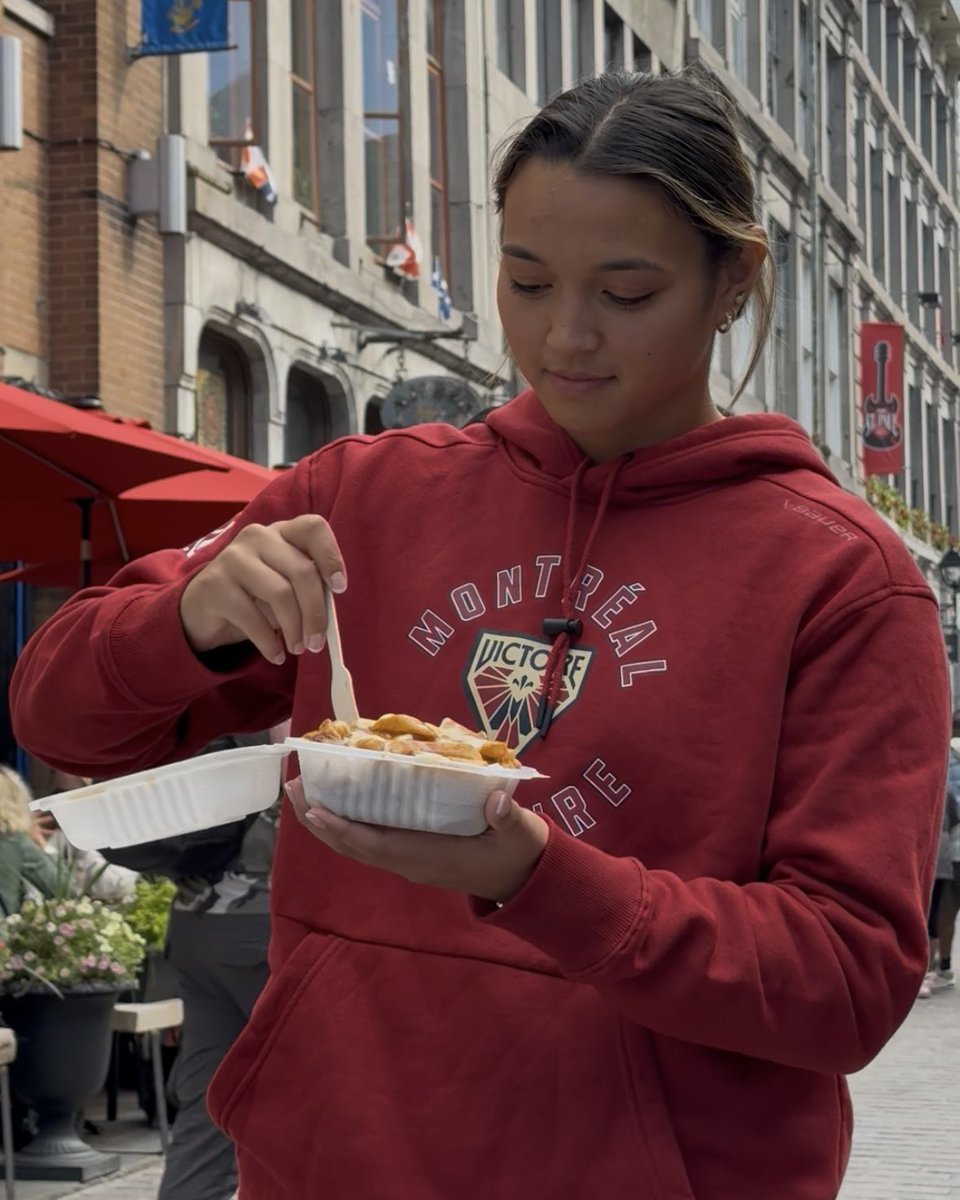 C’est l’heure de goûter à la POUTINE!
Souhaitez-vous connaître sa note?👀

It’s time to try POUTINE!
Wanna know the rating?