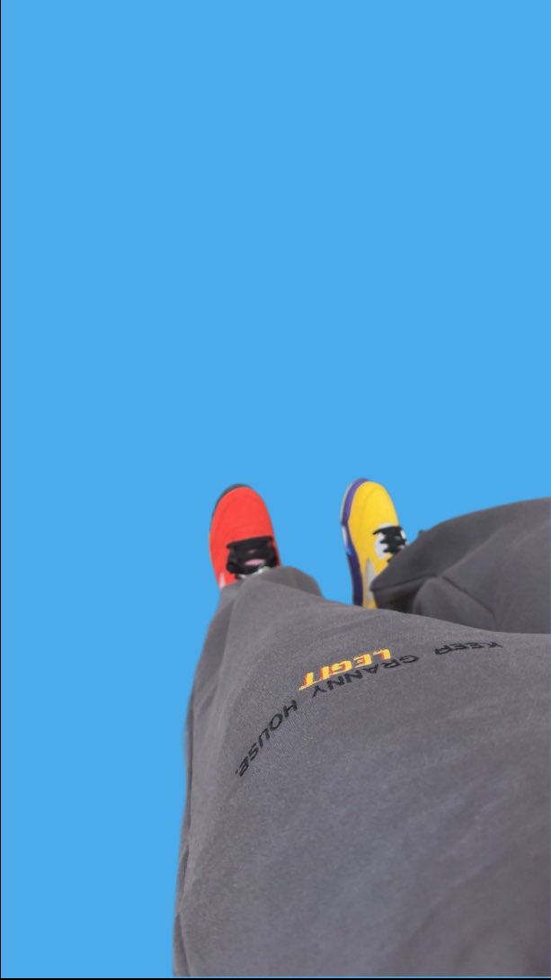 Shanestackamil1's tweet image. Black owned & better quality than them sweatpants in the mall🥏⛷️ wesellswagllc.com