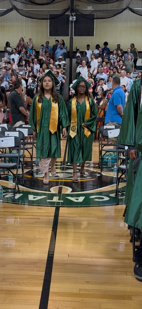 Here comes the Class of 2025! From students to graduates, this is your moment to celebrate everything you’ve accomplished these past four years! 
Congrats, grads 🎓