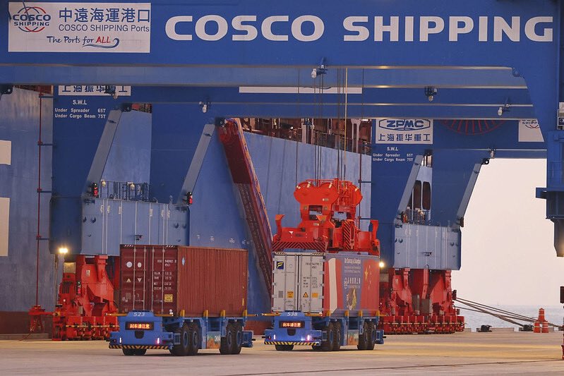Ojo_Publico's tweet photo. #LoÚltimo 👨🏽‍⚖️El Juzgado Civil de Chancay resolvió que no tiene competencia para evaluar la acción de amparo presentada por Cosco Shipping, empresa a cargo del #MegapuertoChancay🏗️, contra el @ositranperu. 🧵

✍🏼@Gloriaziegler https://t.co/reysGf5eq5