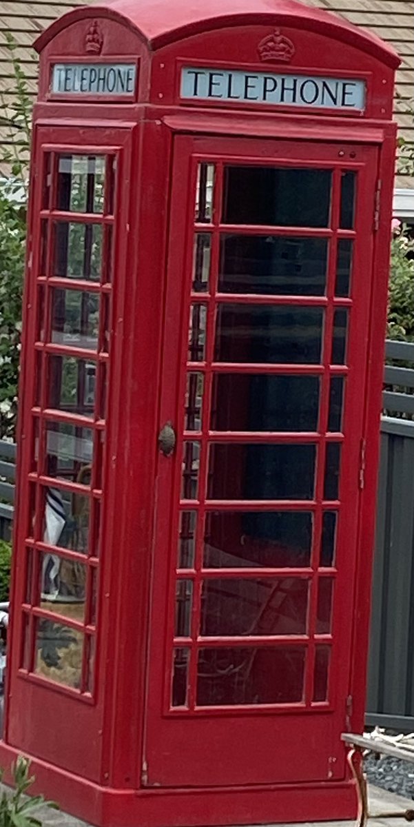 BakedBean7201's tweet image. That must have cost a few bob to ship to Canada!

#ThingsYouFind #OutForAWalk