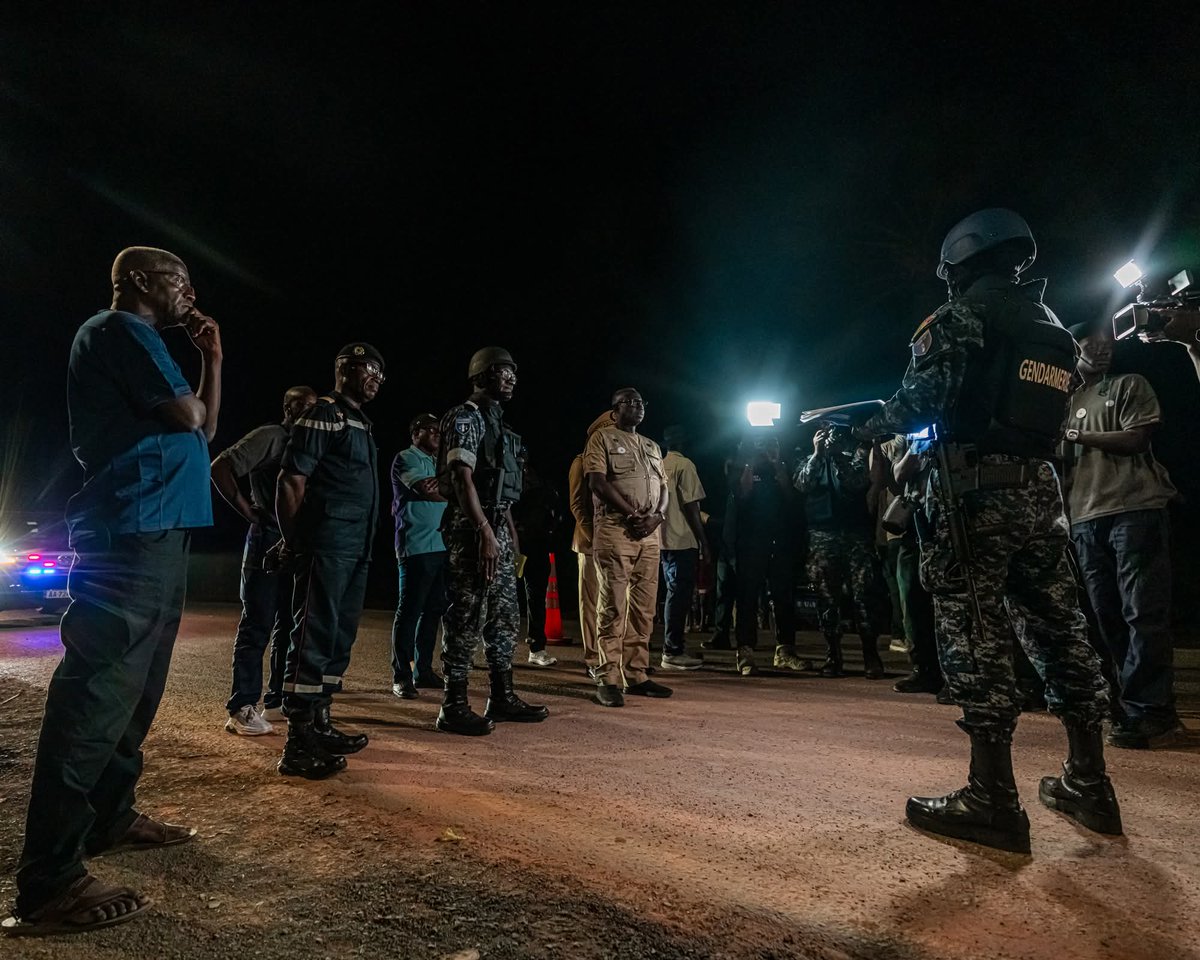 Hier soir à Ziguinchor, j’ai visité les check-points de Aline Sitoé, Kandialan et Kanténe.
J’ai salué l’engagement exemplaire de nos FDS et les ai encouragés dans la sécurisation des axes stratégiques et la lutte contre les trafics.

#Ziguinchor #FDS #SécuritéPublique #MISP