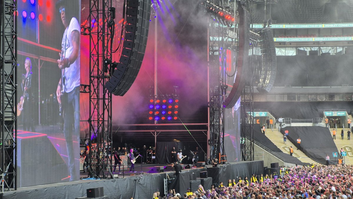 IdleVolcano's tweet image. Guns n&apos; Roses at #Wembley stadium. Amazing stamina (3+ hours) and Slash still the coolest dude on earth. I&apos;d have been just as happy with a shorter show though, seemed to lose itself and the crowd in a few places. The good stuff was brilliant though.