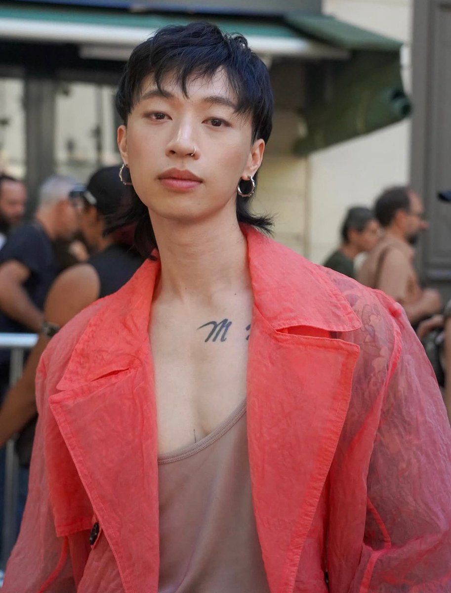 chest tats on full display for Dries Van Noten on Paris Fashion Week ❤️‍🔥

📸 sachapics