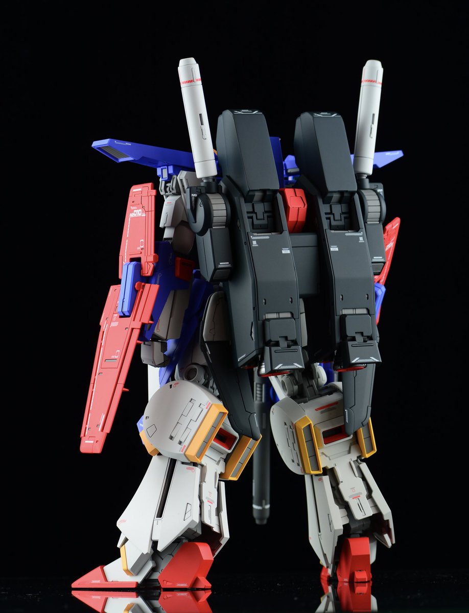 PLASTICBOMB7's tweet image. MG ZZ ガンダムver.Ka 完成です。先の静岡ホビーショーにて展示した作品となります。PLASTIC BOMBメンバーで各部位を分担して製作、各自完成後に合体!しました。
#PLASTICBOMB7