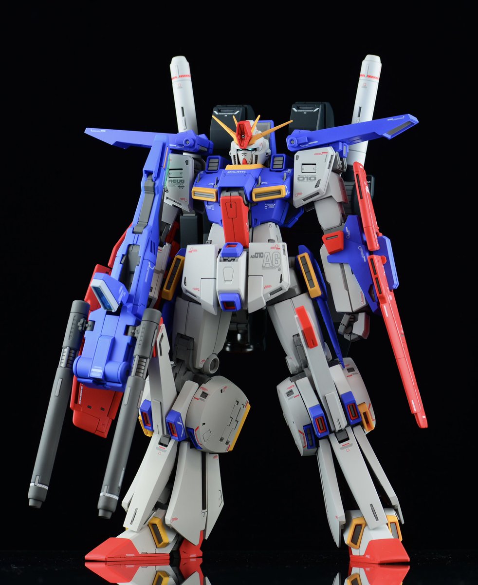PLASTICBOMB7's tweet image. MG ZZ ガンダムver.Ka 完成です。先の静岡ホビーショーにて展示した作品となります。PLASTIC BOMBメンバーで各部位を分担して製作、各自完成後に合体!しました。
#PLASTICBOMB7