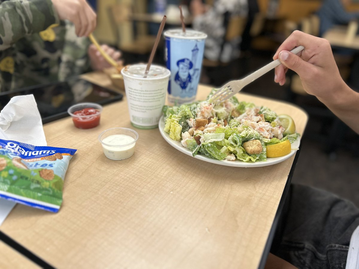 A perfect #SoNorthwest day with the kids out for summer break: exploring the extra low tide 🦀 near the Edmonds <a href="/wsferries/">Washington State Ferries</a> dock, then enjoying a delicious lunch at <a href="/IvarsClam/">Ivar's Clam</a>. Another very low tide for the Sound Friday ~ 1 pm. #WAwx