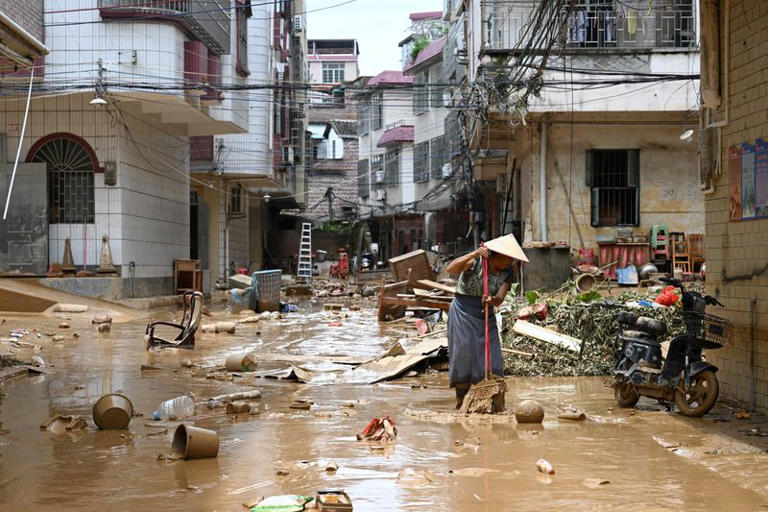 WallStreetMav's tweet photo. BREAKING: 🇨🇳CHINA HIT BY THE WORST FLOOD IN RECORDED HISTORY 

Six dead from floods in China's south: state media https://t.co/JsWwP30bFN