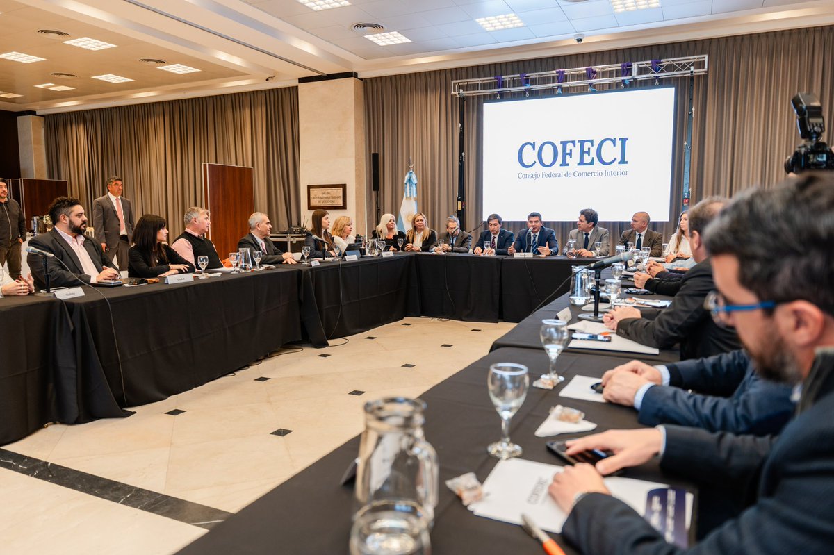 DrMarceloOrrego's tweet image. San Juan, sede de un encuentro clave para el comercio y la defensa del consumidor.
Es un orgullo recibir en nuestra provincia a autoridades del Consejo Federal de Comercio Interior (COFECI) y del Consejo Federal de Defensa del Consumidor (COFEDEC), en una jornada donde se…