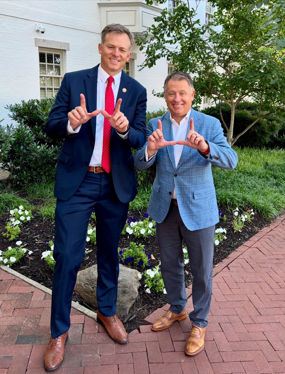Congressman Blake Moore (@repblakemoore) on Twitter photo It was great to see <a href="/PresidentUofU/">Taylor Randall, UofU President</a> in DC today, the day after my University of Utah Research Park Act passed out of <a href="/NatResources/">House Committee on Natural Resources</a>! The U is an amazing hub for research and innovation, and this bill will ensure it can remain that way for generations to come. Go Utes! It was great to see <a href="/PresidentUofU/">Taylor Randall, UofU President</a> in DC today, the day after my University of Utah Research Park Act passed out of <a href="/NatResources/">House Committee on Natural Resources</a>! The U is an amazing hub for research and innovation, and this bill will ensure it can remain that way for generations to come. Go Utes!