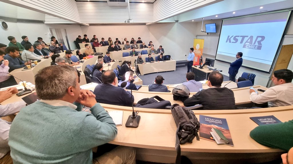acesol's tweet image. 🙌 Con una gran convocatoria, llevamos a cabo nuestra Asamblea Ordinaria semestral del año en ACESOL.
👏Agradecemos especialmente a todos nuestros socios(as) que participaron en este importante encuentro gremial de la industria solar.
#Acesoles #SolarEnergy #ChilePaísSolar