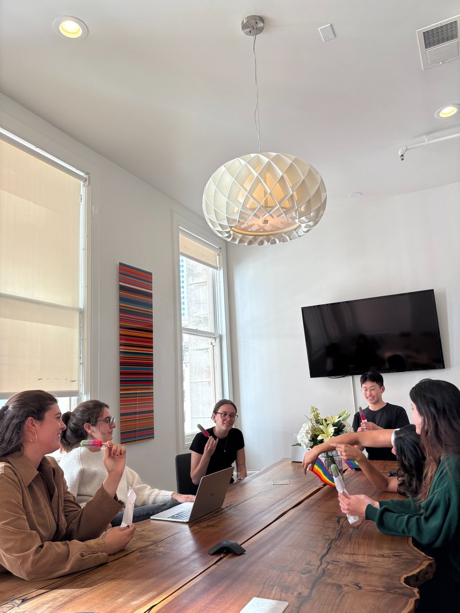 TheHatchAgency's tweet image. Hatchlings celebrated Pride 🌈 with each other in the SF office with some sweet treats 🍭