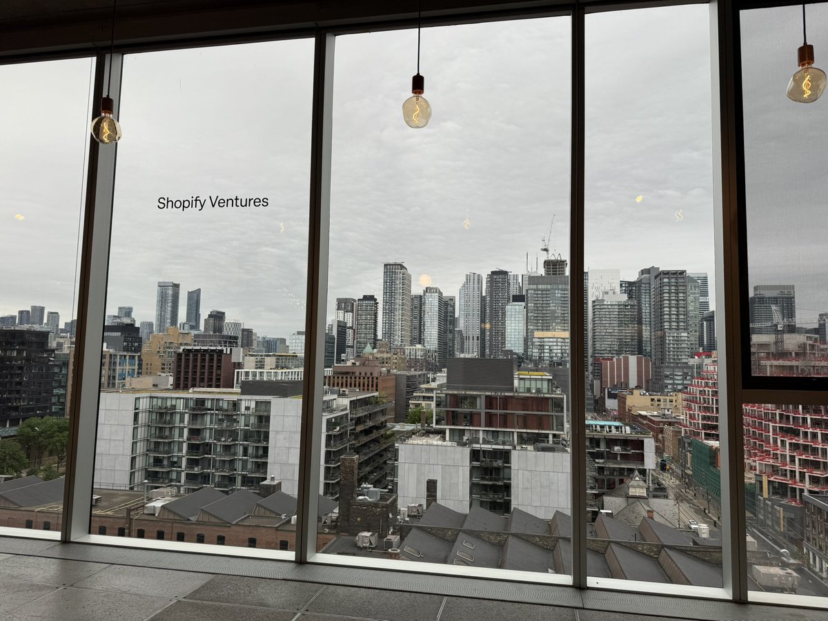 alexstratmoen's tweet image. One of the coolest offices in Toronto