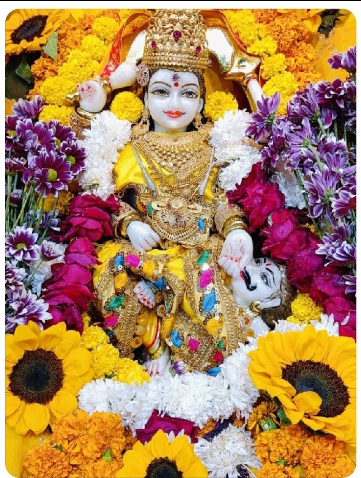जय माँ बगलामुखी 
कि जय