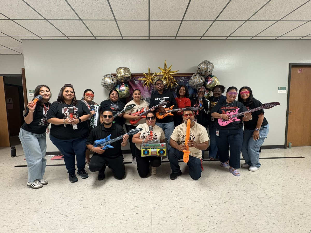 LauraMatiasSeg1's tweet photo. &amp; just like that our Summer World Tour came to end. A huge thanks to these amazing educators that made the tour possible. So many great memories &amp; learning occurred. We rocked it!!!! 🎵🥁🎸❤️#CarrollSWT #AldineSWT @rocharoy @SerjioMedina @MsRosalesMEd https://t.co/E1wQNLwYh0