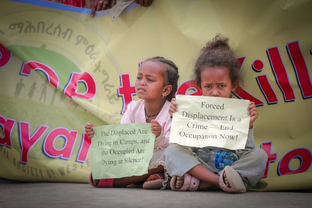 Lwam2324's tweet image. 📍We ask @UNGeneva @UKUN_NewYork @EU_UNGeneva @franceonu @UN_HRC @hrw  @UNOCHA @Refugees @amnesty @UNHumanRights &amp;amp; others to continue being the voice to people going through a genocide like:
People of #Tigray❤️💛
#UpholdPretoiraAgreement
#BringBackHomeTigrayRefugees

@Lwam2324