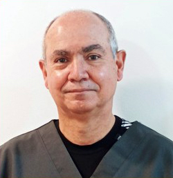 Hoy se cumplen 41 años desde que ingresé al Hospital del Trabajador de la AChS. Agradezco a quienes hicieron posible este camino, en especial a don Eugenio Heiremans (Q.E.P.D.) y al Dr. Ricardo Sonneborn (Q.E.P.D.). Hoy, con el hospital siendo remodelado, comienza una nueva etapa