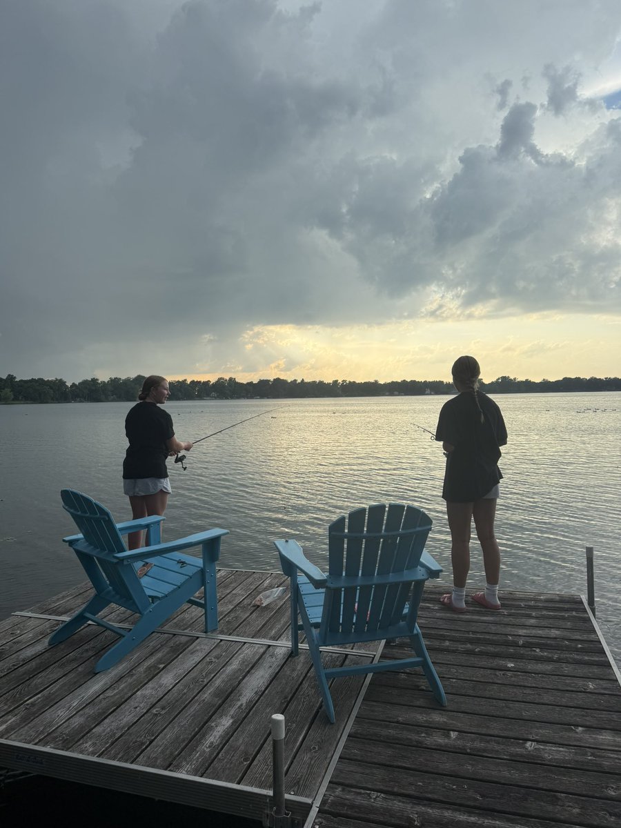 Fisherwomen <a href="/Janepritch2026/">Jane Pritchard 2026</a> <a href="/roscoelucy4/">Lucy Roscoe</a> that can 🏀🥎 too #sunset #lakelife