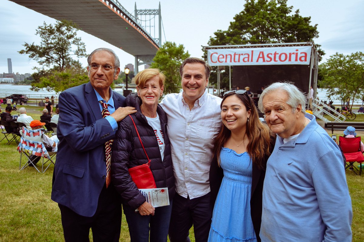 SenGianaris's tweet image. Happy Independence Day Astoria! Thanks as always to @Central_Astoria for putting on a great fireworks celebration in Astoria Park