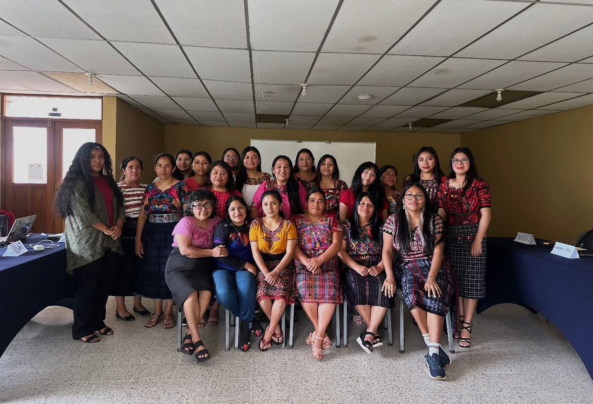 Agencia Ocote (@agenciaocote) on Twitter photo 🔥 Nuestra periodista <a href="/desasosegar/">Lourdes Álvarez Nájera</a> participa en el taller de <a href="/RedJunNaoj/">Red de comunicadoras indígenas Jun Na'oj</a> sobre cobertura periodística de justicia transicional y memoria histórica.
Desde #AgenciaOcote, reafirmamos nuestro compromiso con un periodismo que contribuye a la verdad, la memoria y la justicia. ✊🏽📰 🔥 Nuestra periodista <a href="/desasosegar/">Lourdes Álvarez Nájera</a> participa en el taller de <a href="/RedJunNaoj/">Red de comunicadoras indígenas Jun Na'oj</a> sobre cobertura periodística de justicia transicional y memoria histórica.
Desde #AgenciaOcote, reafirmamos nuestro compromiso con un periodismo que contribuye a la verdad, la memoria y la justicia. ✊🏽📰