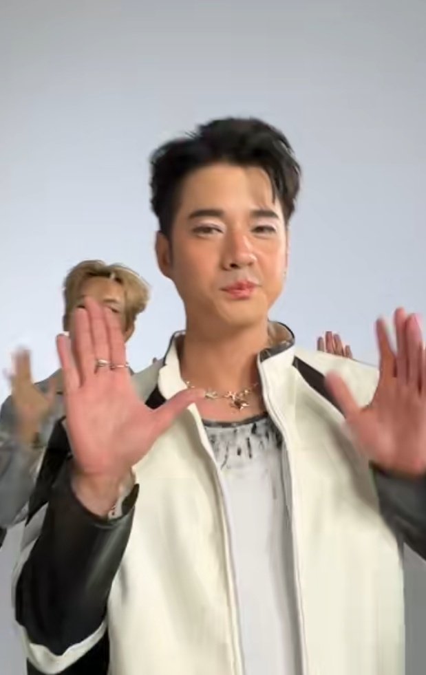 Clair3yoss's tweet image. 