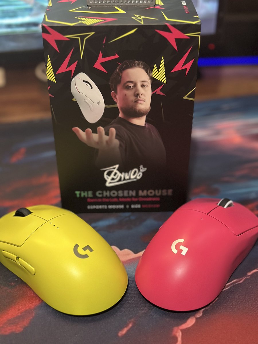 Mail time! 

Testing out the <a href="/zywoo/">ZywOo</a> <a href="/PulsarGears/">Pulsar Gaming Gears</a> mouse!