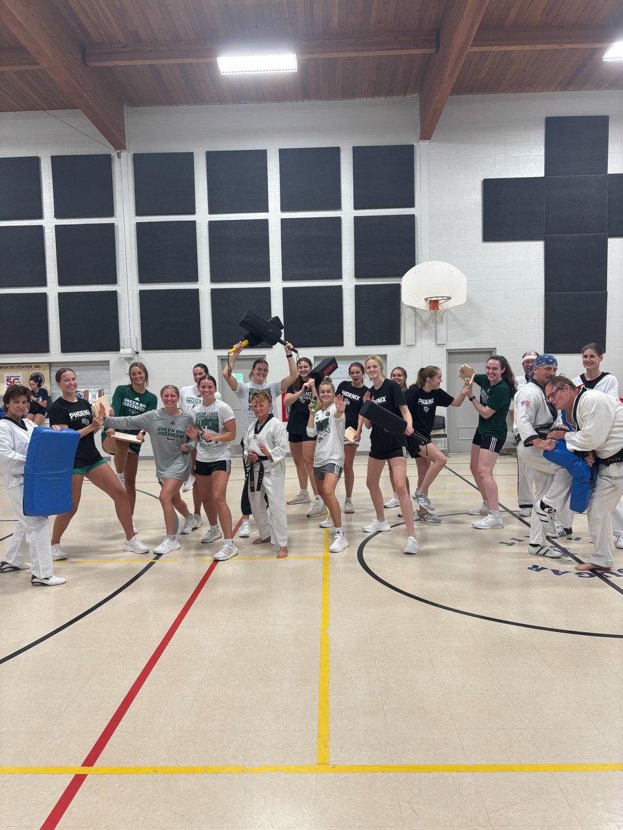 gbphoenixwbb's tweet image. Huge thank you to Penny Duggan for teaching our team valuable self-defense skills and techniques. A fun and empowering experience for our players! 💪

#RiseWithUs