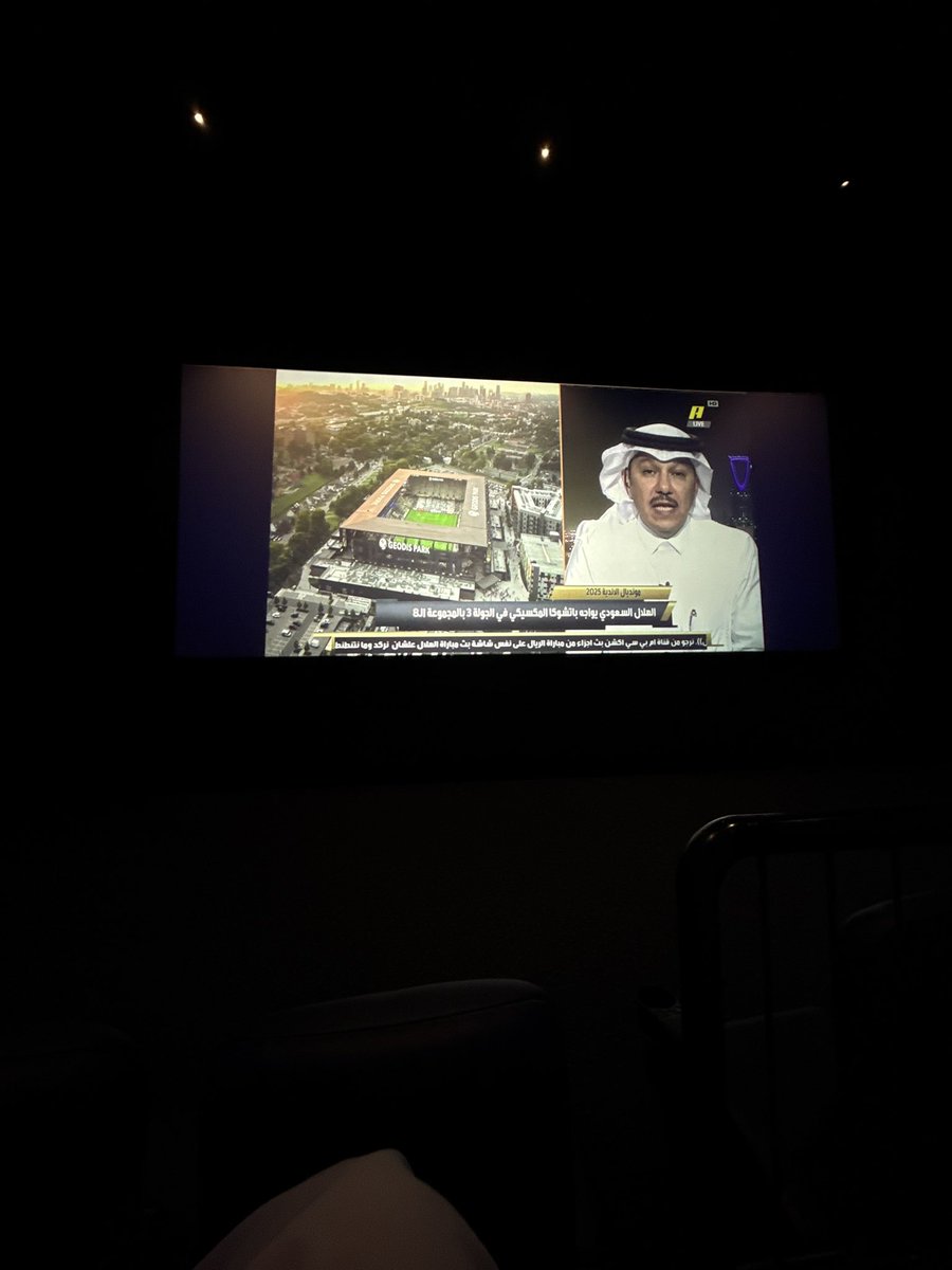idyi_'s tweet photo. @1SMi_ بالسينما https://t.co/8w4PowYDxU