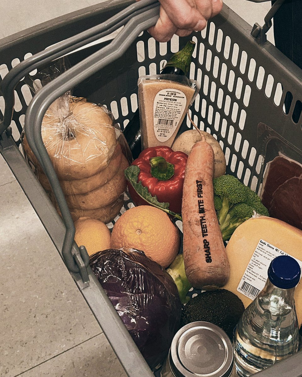 winrter's tweet image. &amp;lt; 𝐍𝐎𝐓𝐈𝐂𝐄: DRWK. Bold eyes, cold stares.