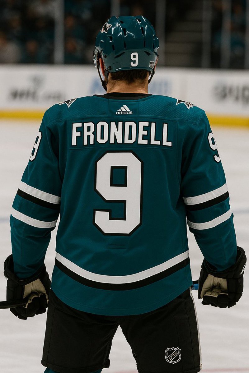 YungBedard98's tweet photo. @SanJoseSharks @drinkfieldwork WE KNOW WHO WE WANT #TEALUP #thefutureisteal #firedupforFrondell https://t.co/n3V28P9sxN