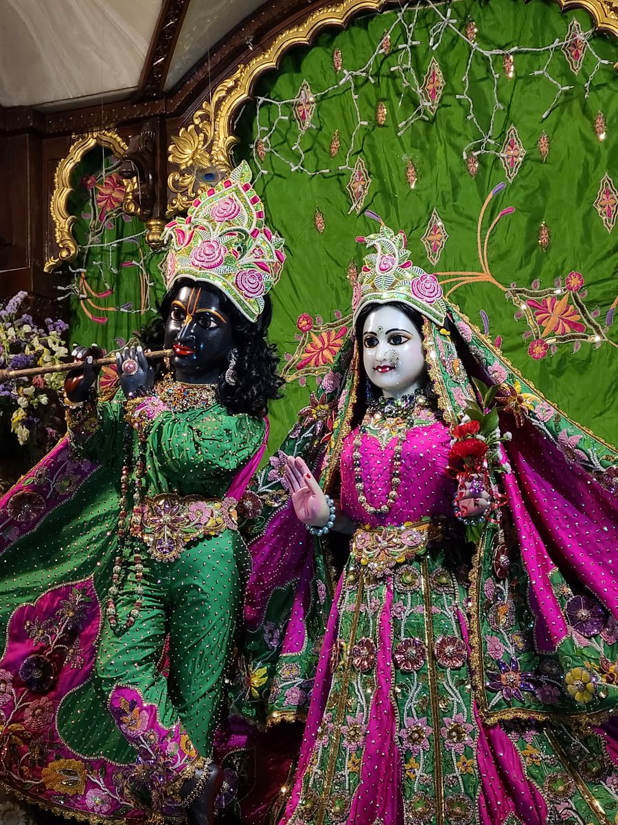 सुप्रभात दोस्तों 
जय श्री राधे कृष्णा🌿🍁🙏