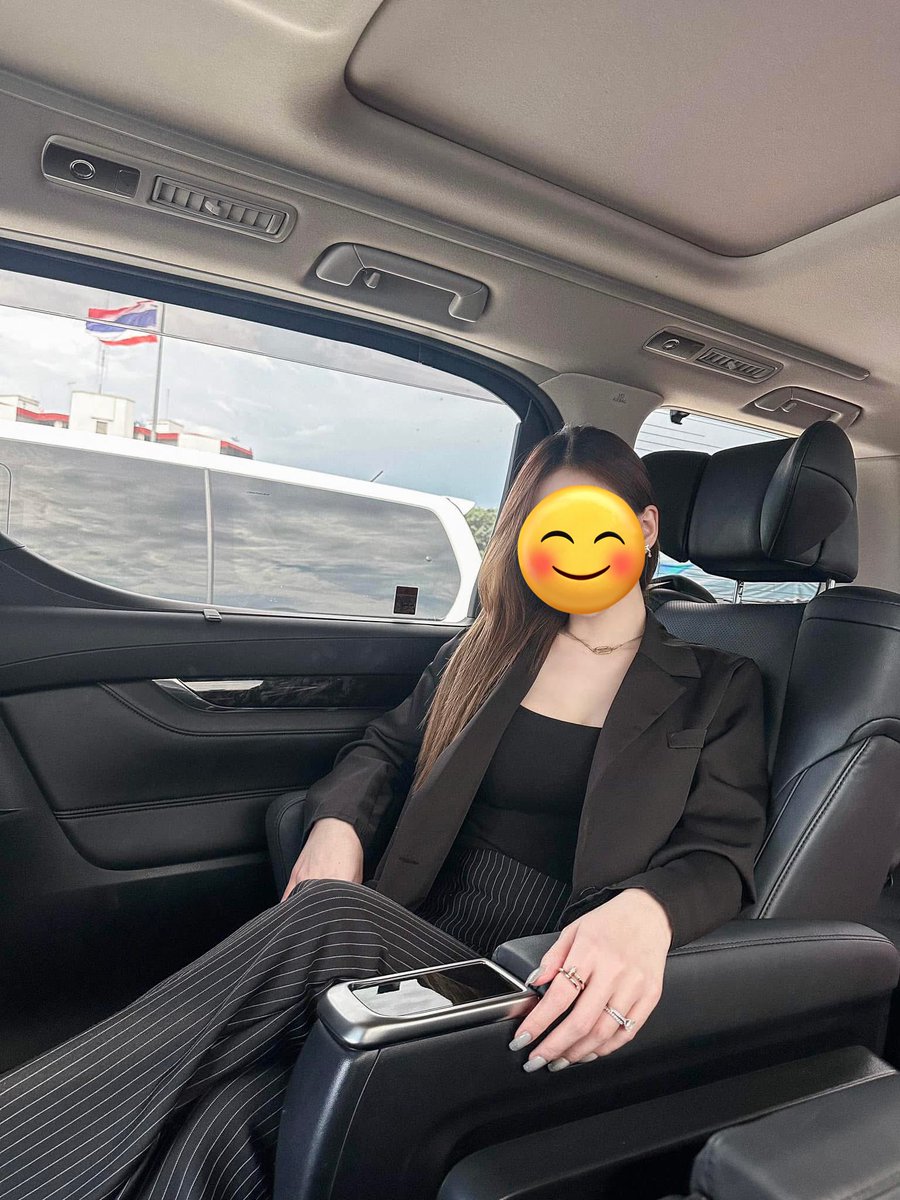 Don’t follow trends. because…..I am a trend leader. 
สามีไม่อยู่  วันนี้อยากหาเพื่อนไปทานข้าวด้วยจัง จะมีใครใจดีไปเป็นเพื่อนมั้ยน้าาาา…☺️