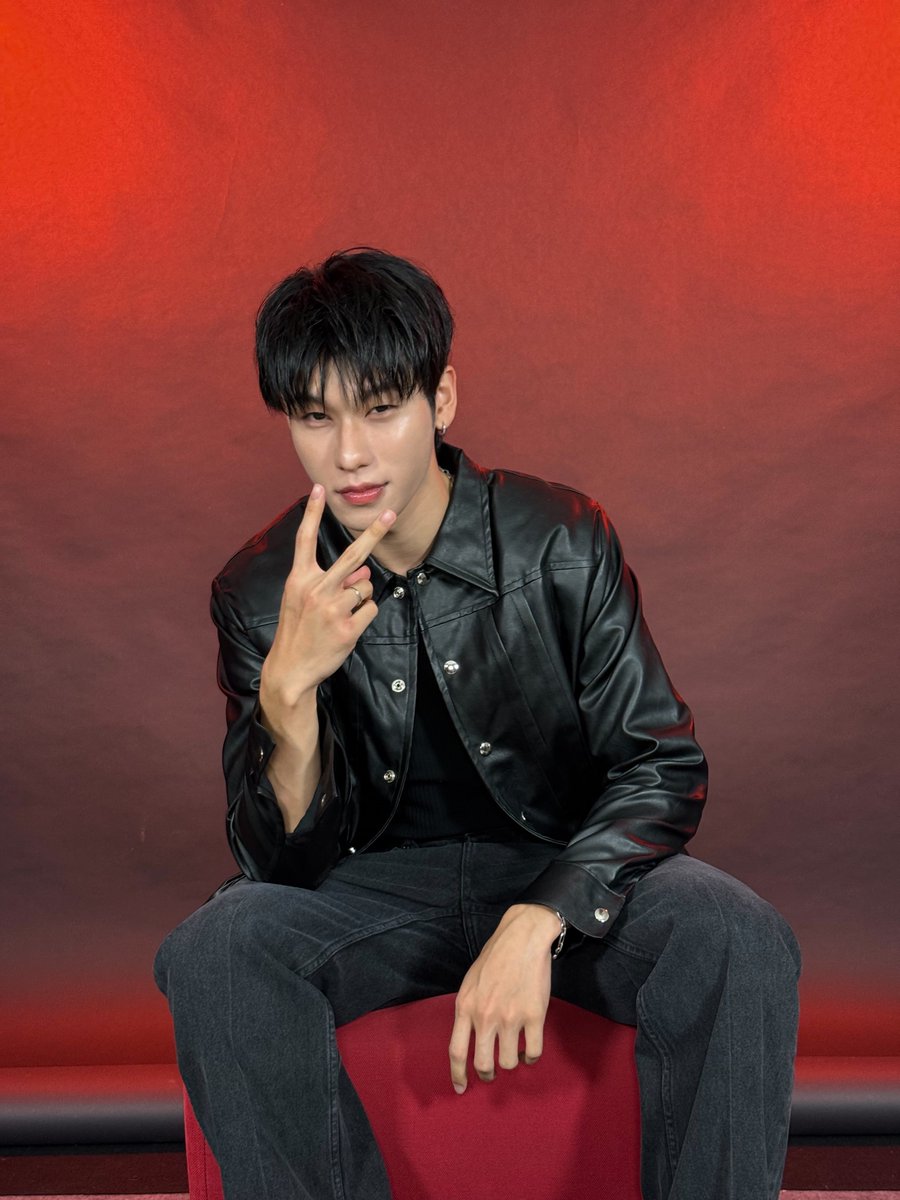 「 ALL FAKE PRESS TOUR 」- The Guitar Mag LIVE! 
มาพูดคุยกันสดๆ กับออฟโรดกันค้าบบ 

🔗 : facebook.com/share/v/19Y5Ya…

🔗 : youtube.com/live/YL1yjTuNz…

ALL FAKE PRESS TOUR
#ออฟโรดเดินสายแสร้ง

#OFFROAD_แสร้ง
#OFFROADNEWCHAPTER
#ออฟโรด #offroadKTP
#onemusic
#OPENLABEL
